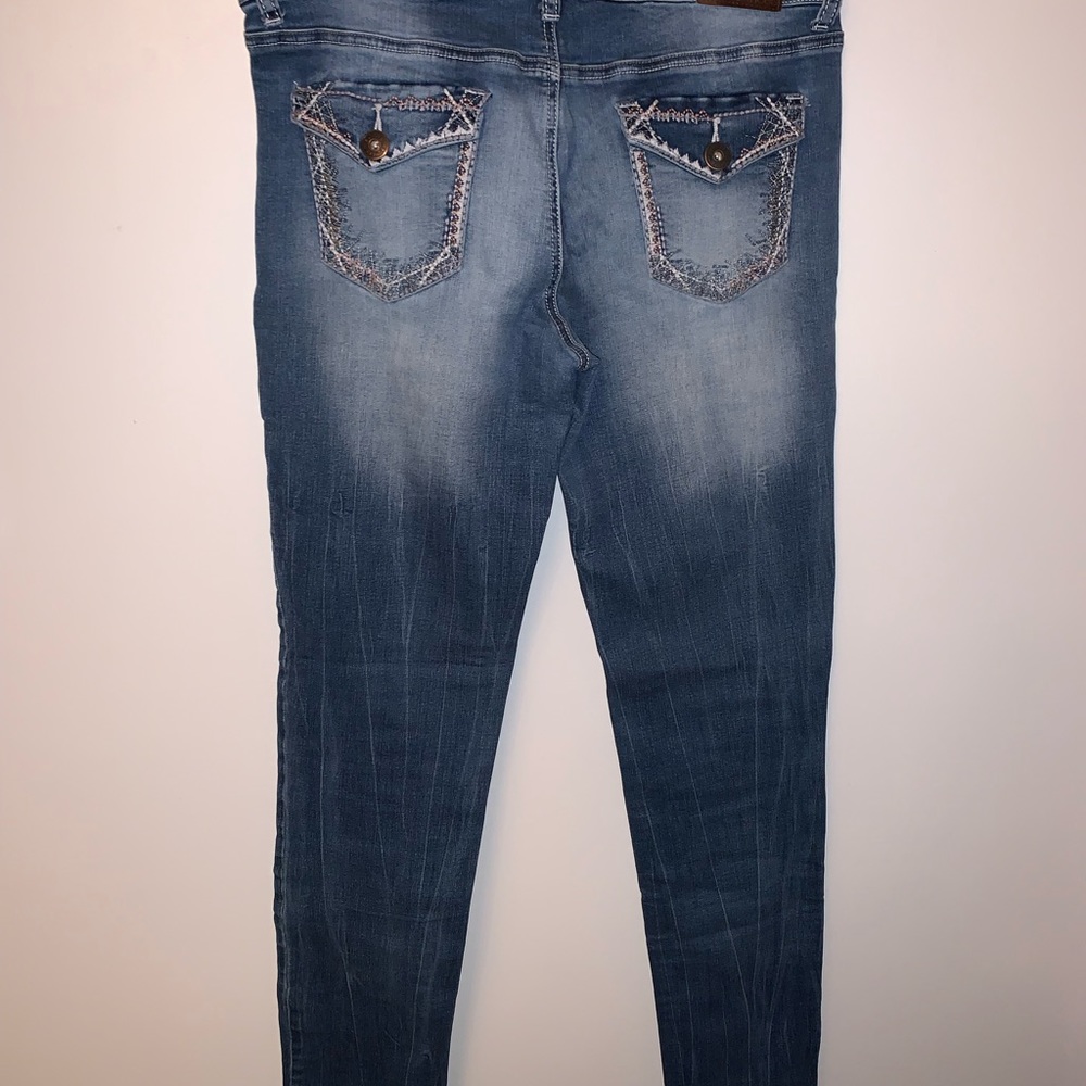 Jeans - Picture 2 of 3